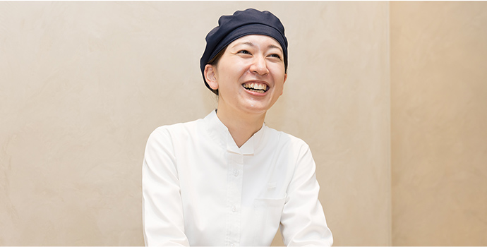 インタビュー中のF.H.さん